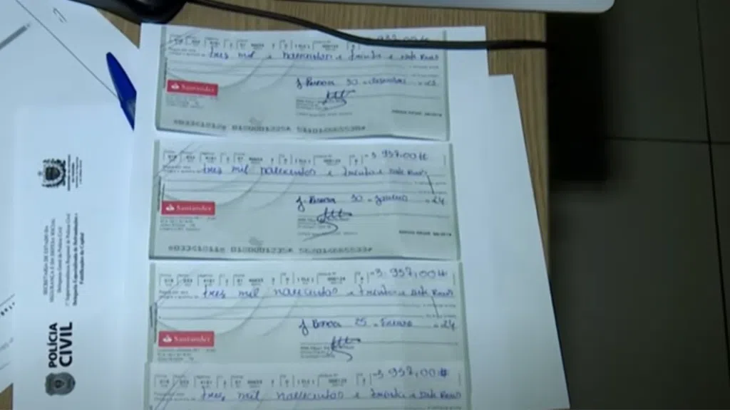 Mãe e filha são presas após comprar roupas de grife e pagar com cheque sem fundo em JP Mãe e filha são presas após comprar roupas de grife e pagar com cheque sem fundo em JP